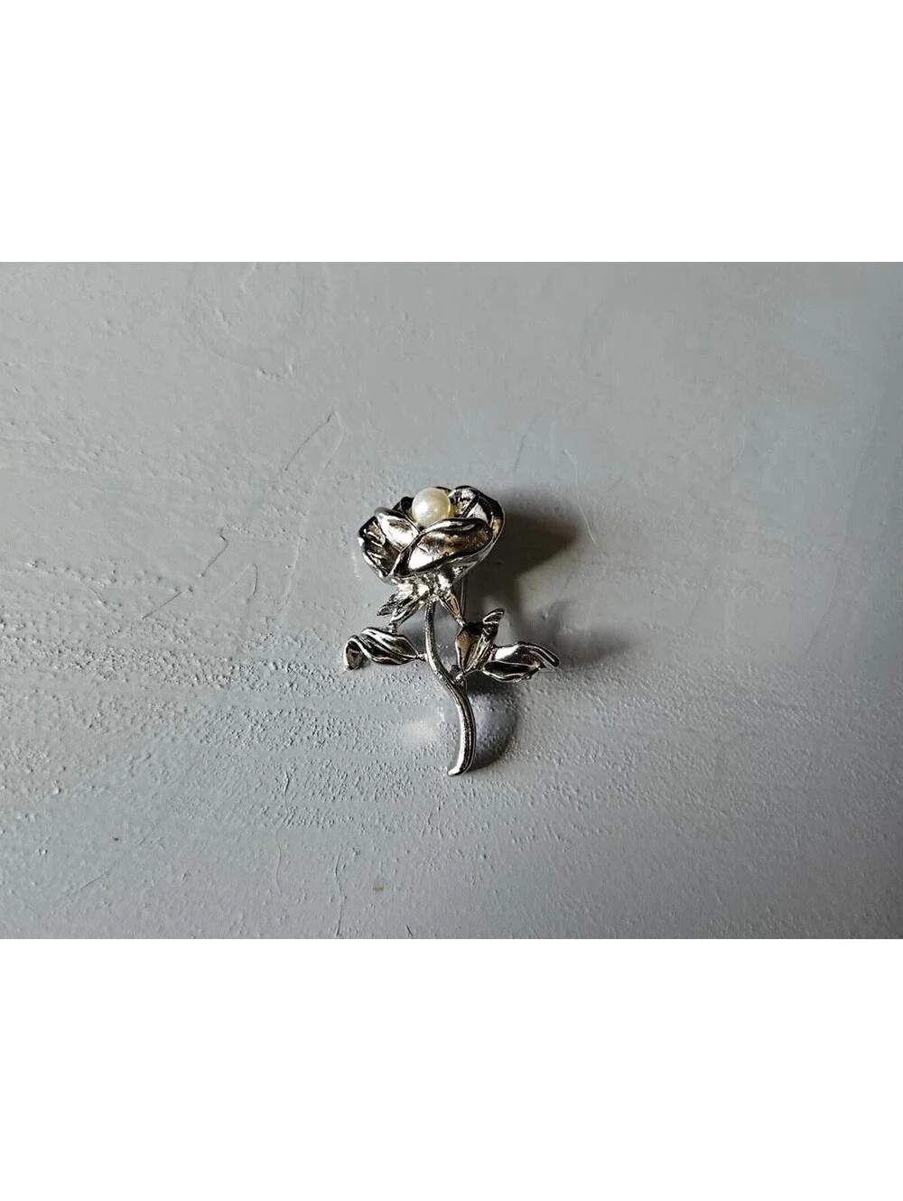 Vintage Rose Brooch Silver Tone Faux Pearl Center Floral Pin Jewelry 1.75in